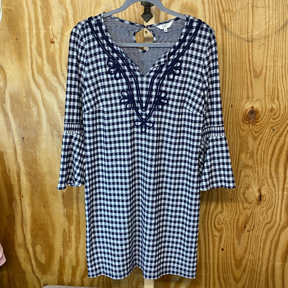 Crown and Ivy size M dress